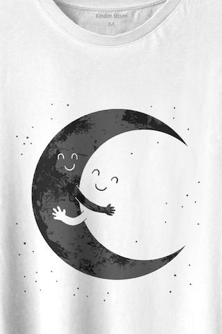 Uzayda Sarılan Ay Aşık Smile Cosmos Gülümsemesi Baskılı Tişört Unisex T-shirt 001