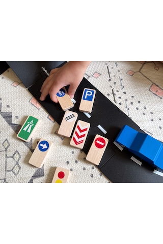Waytoplay - Roadblocks Set Traffic Signs
