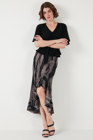 Lela Regular Fit Desenli Yüksek Bel Volanlı Midi Boy Yırtmaçlı Bayan Etek 5869013 Siyah