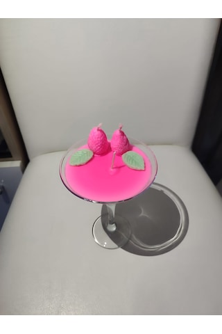 Martini Bardağında Çilekli Mum