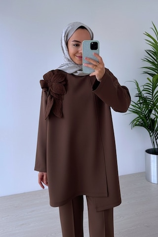 Ka Hijab Çiçekli Asimetrik Kesim Scuba Takım - Kahverengi