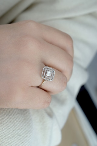 0.25 Ct. Modern Tasarım Çift Sıra Baget Pırlanta Yüzük
