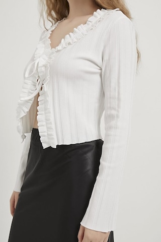 Kadın Fırfır Detaylı Önü Bağcıklı Esnek Pamuk Kısa Fitilli Hırka Beyaz