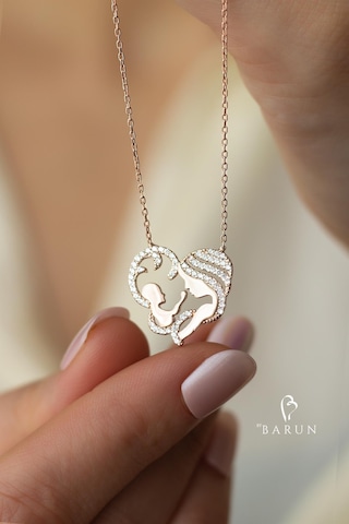 Bybarun Anne Bebek Kalp Model 925 Ayar Beyaz Zirkon Taşlı Gümüş Kolye