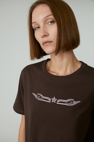 GRIMELANGE Cherıe Kadın Crop Taşlı Yuvarlak Yaka Kahverengi T-shirt Kahverengi