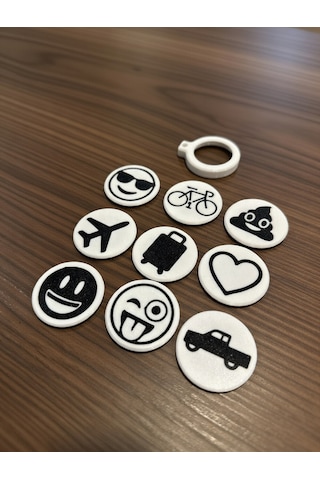 Mini Emoji Apple Uyumlu AirTag Kılıfı - Gizli Takip Tutucu Anahtarlık 3d Baskılı, Beyaz/siyah Şık Tasarım Uçak