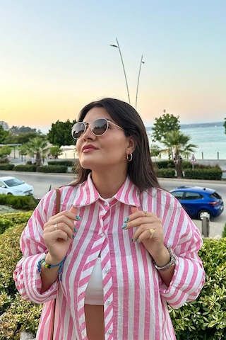 Pembe Renk Yaka Taş Detaylı Gofre Dokulu Çizgili Gömlek Pembe