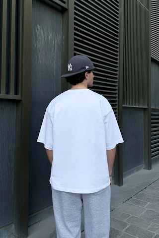 Flaw Nakışlı Oversize Tişört Beyaz Beyaz