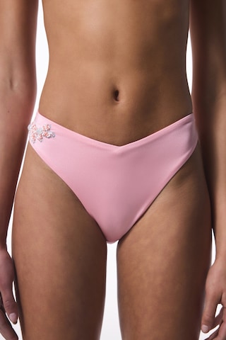 Penti Pembe Boncuk Detaylı V Kesim Bikini Altı - Gamze Erçel Koleksiyonu