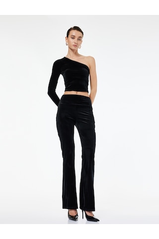Koton Slim Fit Asimetrik Yaka Uzun Kollu Crop Tek Omuz Kadife Bluz Siyah 6wak50056ek Siyah