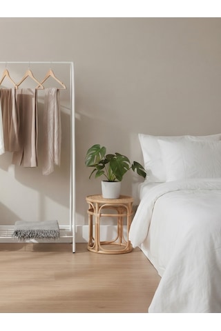 Telli Siyah Butik Elbise Askısı Ayaklı Askılık Konfeksiyon Askılık Beyaz