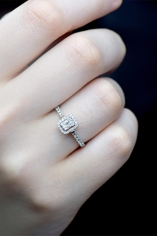 Modern Tasarım 0.20 Ct Baget Kare Tektaş Yüzük