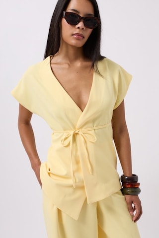 Modasize Bağcık Detay Yelek Sarı