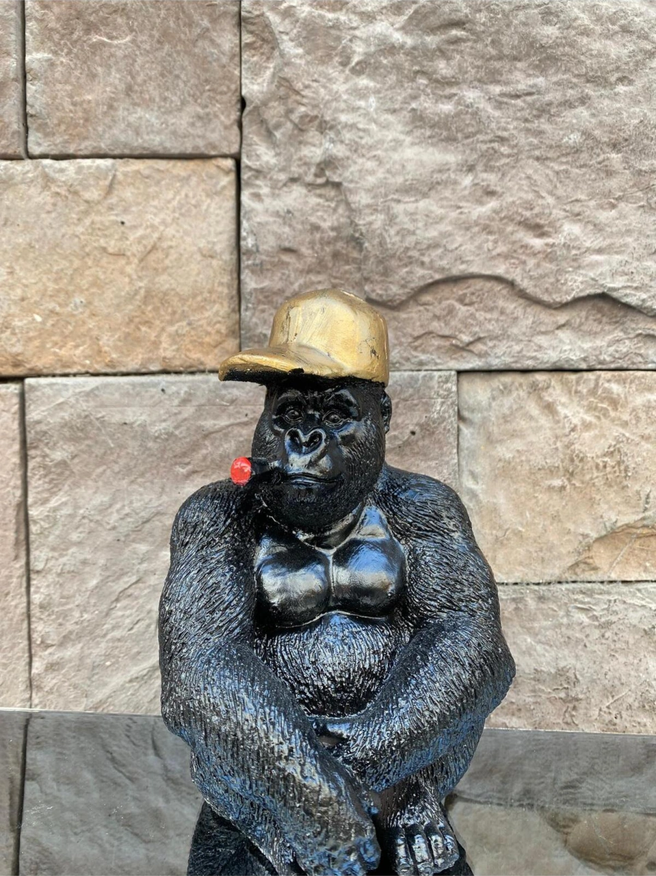 Dekoratif Polyester Tekli Oturan Goril Hediyelik Biblo Siyah Gold