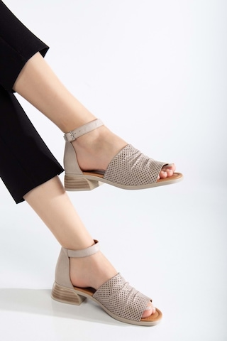 Analin Shoes Kadın Hakiki Deri Kalın Bantlı Alçak Topuklu Sandalet Silvergrey