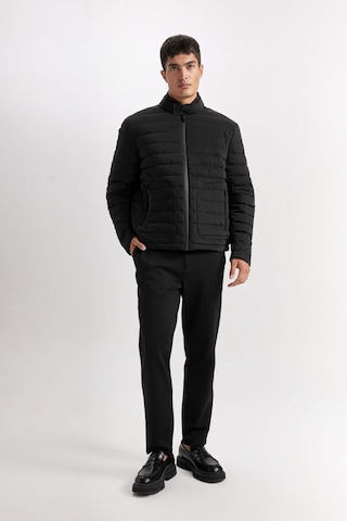 DeFacto Slim Fit Dar Kesim Dik Yaka Fermuarlı Mont D7497AX25SPBK27