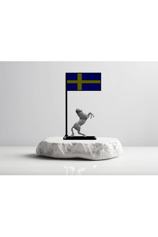 İsveç Bayrağı Temalı Masa Dekoru Şaha Kalkmış At Figürlü 3d Baskı