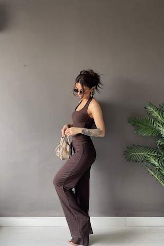 Vadon 1010 Kadın Bürümcük Dokulu Halter Yaka Crop Atlet Bol Paça Pantolon Takım Kahverengi