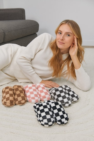 3'lü Paket Kareli Kapalı Kadın Terlik Ev Terliği Paket Ürün