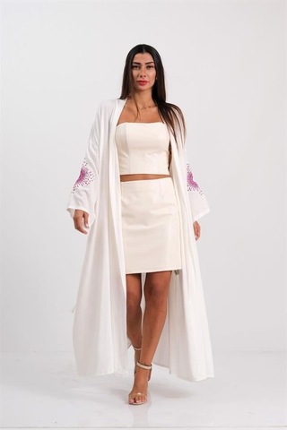 Veraura Lifestyle Beyaz Sırtı Ve Kolları Nakışlı Püsküllü Uzun Kimono
