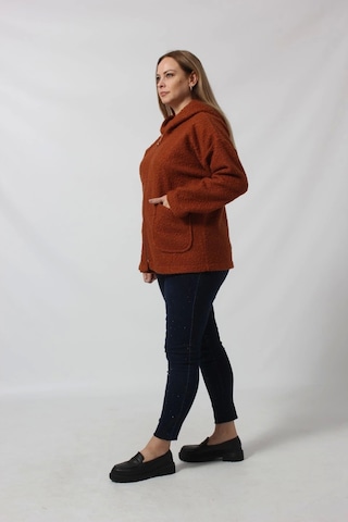 Moda Berray Tarçın Büyük Beden Kapşiyonlu Fermuarlı Peluş Ceket Tarçın