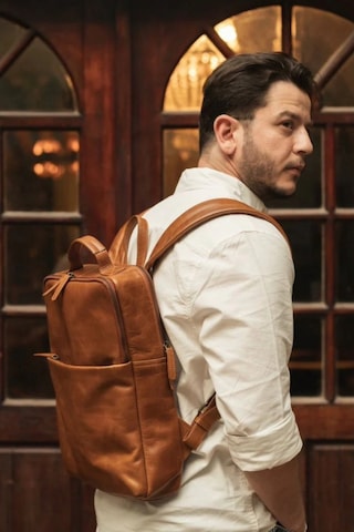 Ryoko Soho Urbanist Slim Full Grain Deri Unisex Sırt Çantası Kahverengi 1