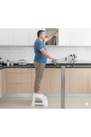 135 Kg Taşıma Kapasiteli Basamaklı Tabure Beyaz