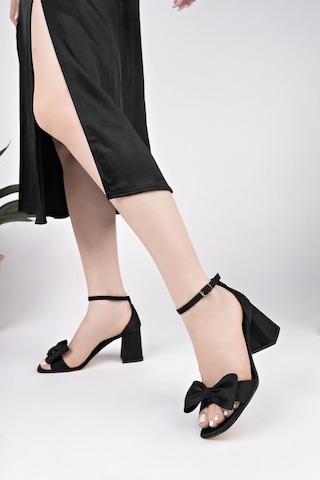 Topuklu Büyük Numara Bayan Saten Fiyonklu Tek Bant Ayakkabı Siyah