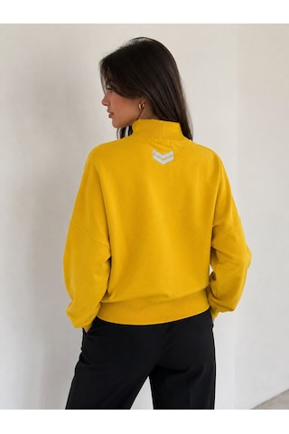 Neden Tekstil Kadın Oversize Sarı Yarım Balıkçı Yaka Triko Kazak