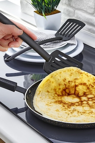Pratik Yanmaz Yapışmaz Teflon Spatula- 220 Dereceye Dayanıklı Teflon Servis Kaşık 1 Adet Siyah