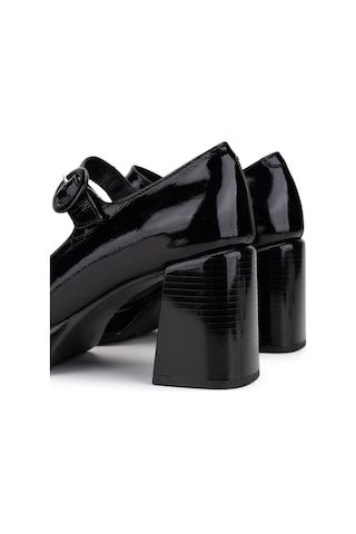 Tamer Tanca Kadın Hakiki Deri Siyah Rugan Topuklu Ayakkabı 1078 25064 Bn Ayk Sk25-26 Sıyah Krsk Rgn siyah