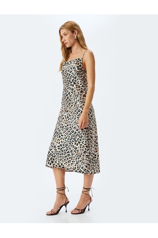 Koton Degaje Yaka Saten Leopar İp Askılı Midi Slip Elbise Bej Desenli 5sak80002fw Ekru Desenli Ekru
