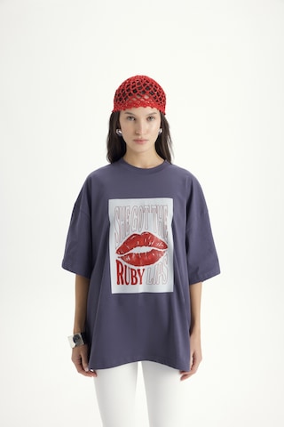 Mai Studios Co. Lip Print Oversize Füme T-shirt Füme