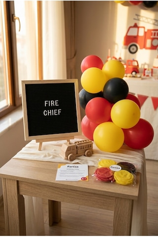 İtfaiyeci Temalı Doğum Günü Süsleme Mini Set Siyah Keçe Yazı Panosu Standlı Balon Zincirli İtfaiye Aracı Konsepti Çocuk