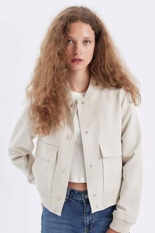 DeFacto Su İtici Kolej Yaka Rüzgar Geçirmez Çıtçıtlı Cepli Kısa Bomber Ceket B3469AX24AUER238