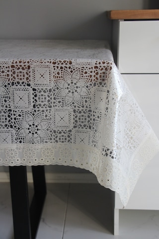 120x150 Cm Dantel Kenar Pvc Muşamba Masa Örtüsü Karemotifdantel-13 Bej