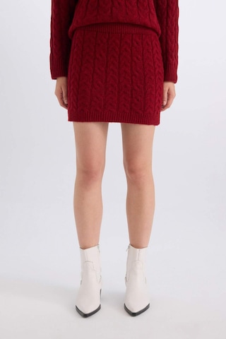 Defacto Yılbaşı Temalı Slim Fit Dar Kesim Mini Triko Kadın Etek D3702AX24CWRD56 Kırmızı