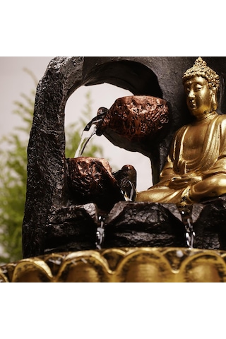 Zen Saraswati Temalı Su Şelalasi