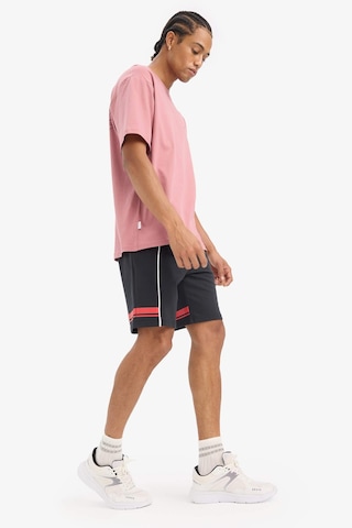 DeFactoFit NBA Chicago Bulls Boxy Fit Bisiklet Yaka Sırt Baskılı Kısa Kollu Tişört E2184AX25SMBR226