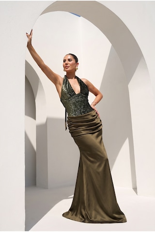 Fashion Cocktail Mermaid Üst Bedeni Payet İşlemeli Romantik Bağcık Korse Saten Büzgülü Drapeli Işıltılı Pullu Göz Kamaştıran Maxi V Yaka Sırt Detaylı Balık Kesim Nikah After Party Gece Abiye Davet Kokteyl Elbisesi Yeşil