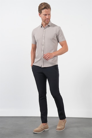 İmza Bej İtalyan Yaka Kısa Kol Cepsiz Slim Fit Esnek Gömlek 1004260159 Koyu Bej