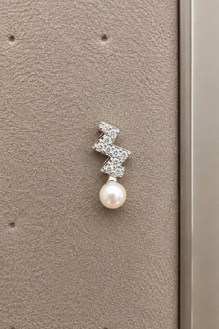 Sertifikalı 316l Çelik Taşlı Şimşek Figürlü İnci Detaylı Premium Gümüş Renk Tragus Ve Helix Piercing