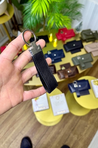Siyah Hakiki Deri Premium Anahtarlık Kişiye Özel İsim Baskılı