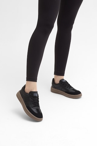Tonny Black Rahat Kalıp Kauçuk Taban Bağcıklı Sneaker Kadın Siyah Siyah Sneaker Tbtyldz005