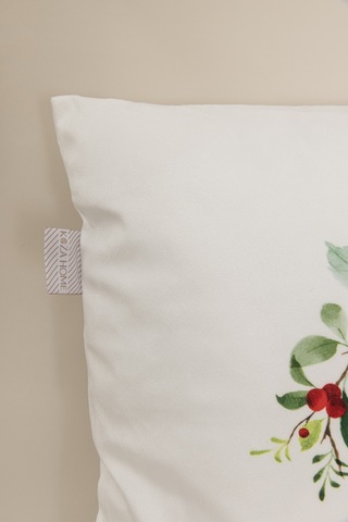 Charm Renkli Geyik Baskılı Beyaz Kırlent 43x43 35257a Beyaz