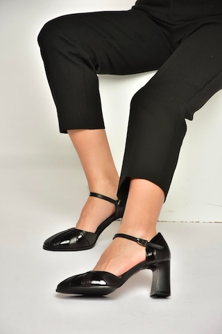 Fox Shoes Y398360103 Siyah Hakiki Deri Kalın Topuklu Kadın Terlik Siyah