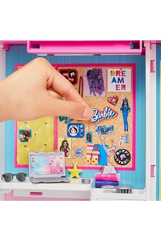 Barbie'Nin Rüya Dolabı Oyun Seti Gbk10