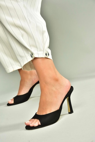 Fox Shoes U997062804 Siyah Kumaş İnce Topuklu Kadın Terlik Siyah