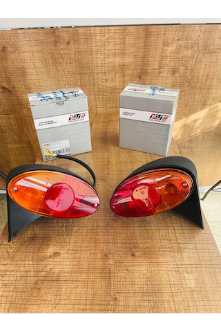 Massey Ferguson Tüm Traktörler Yarım Çamurluk Arka Stop Lambaları Ve Ayakları Takım