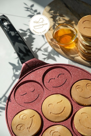 Nehir Pankek Granit Gülenyüz Emojili Pankek Tavası 27 Cm.siyah Siyah